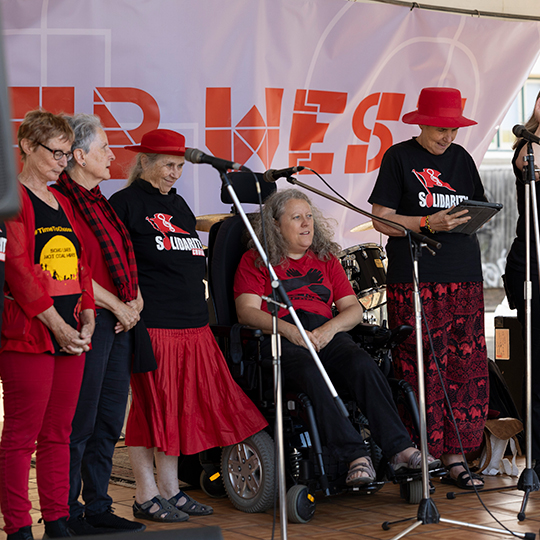 Solidarity choir sings at the 2022 Festival